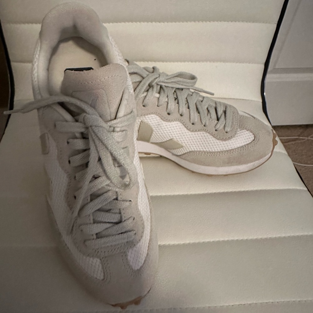 VEJA Rio Branco Size 37 (US Size 6)